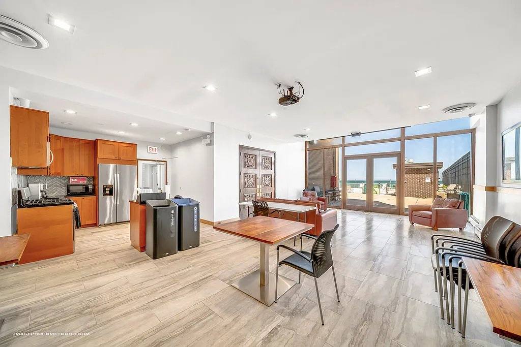 Condo for rent at 6325N Sheridan Rd #1701, Chicago, IL 60660