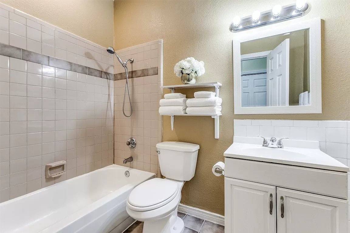 Apartment for rent at 5501 E Side Ave, Dallas, TX 75214