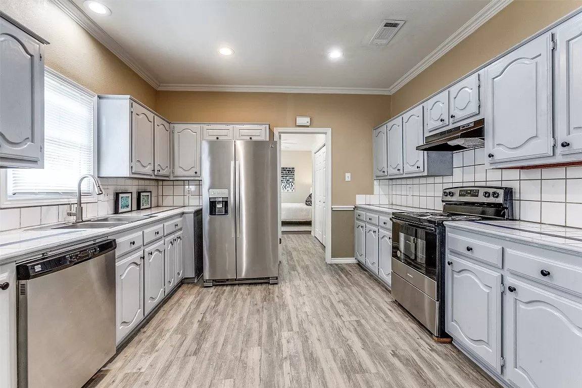 Apartment for rent at 5501 E Side Ave, Dallas, TX 75214