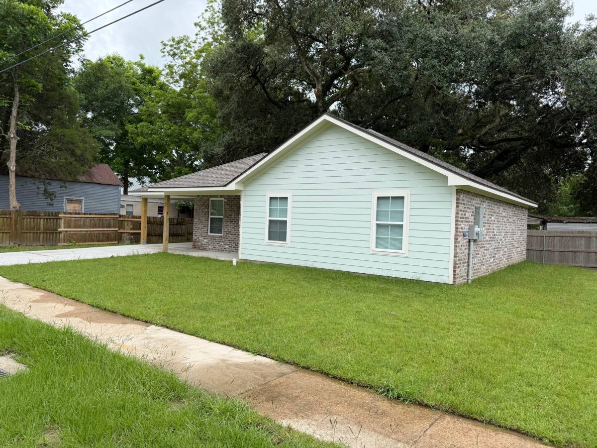 House for rent at 102 Fifth St, Youngsville, LA 70592