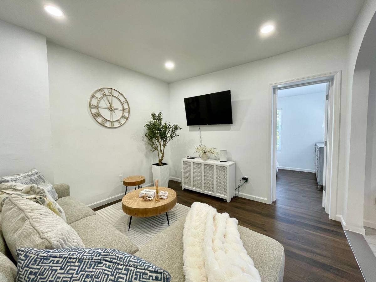 Apartment for rent at 243 Lincoln Ave #3, Cliffside Park, NJ 07010