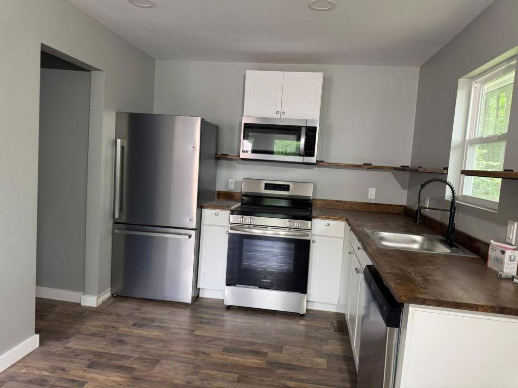 Apartment for rent at 220 Fisk Ave, Oak Ridge, TN 37830