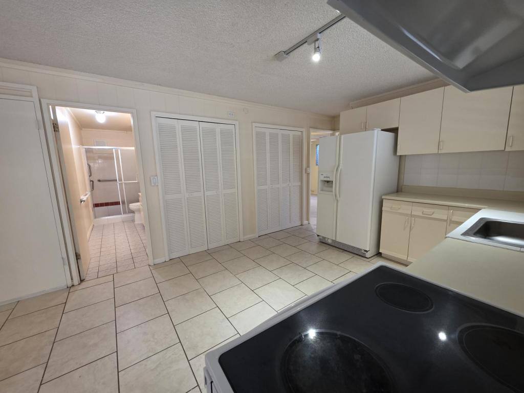 Townhouse for rent at 3856 Claudine St #A, Honolulu, HI 96817