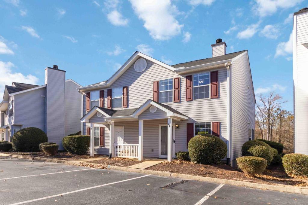 Townhouse for rent at 44 Hayfield Lane, Greer, SC 29650