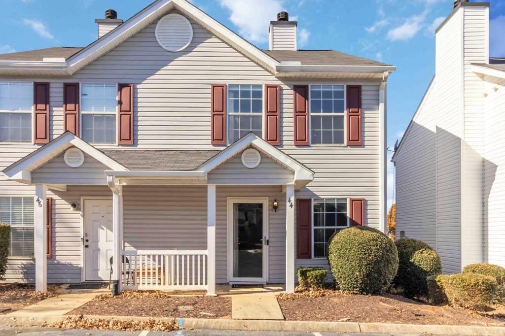Townhouse for rent at 44 Hayfield Lane, Greer, SC 29650