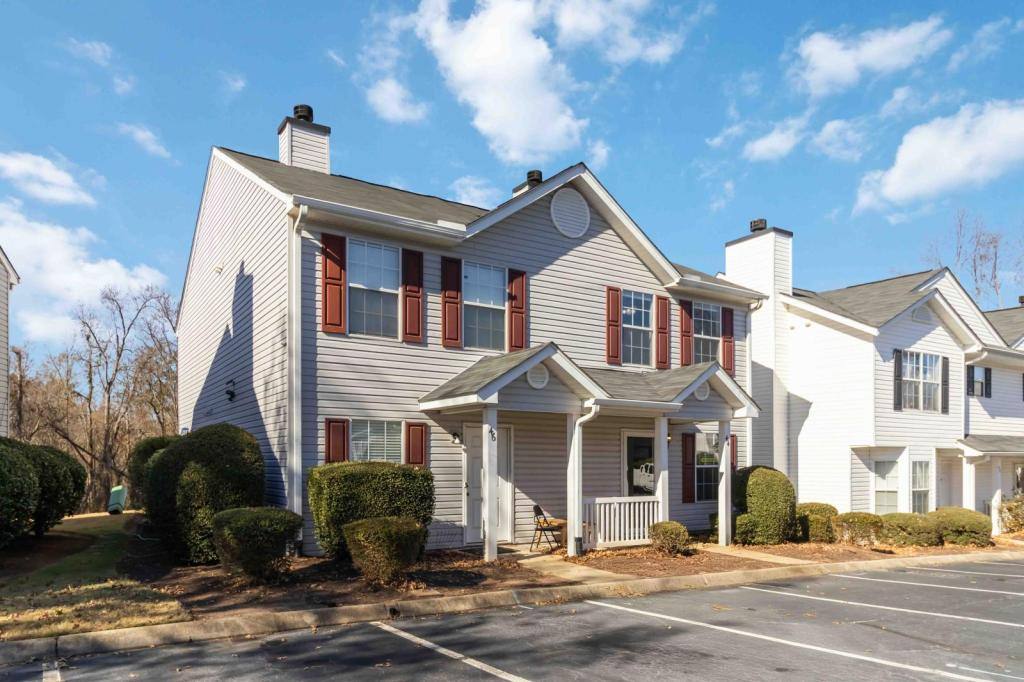 Townhouse for rent at 44 Hayfield Lane, Greer, SC 29650