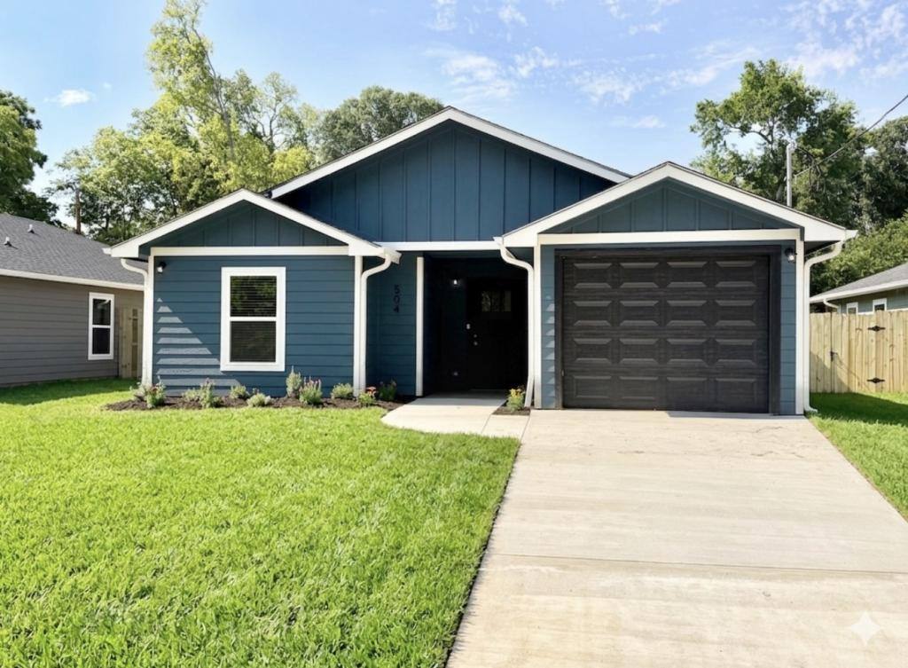 House for rent at 504 Jeanette Ave, Gladewater, TX 75647