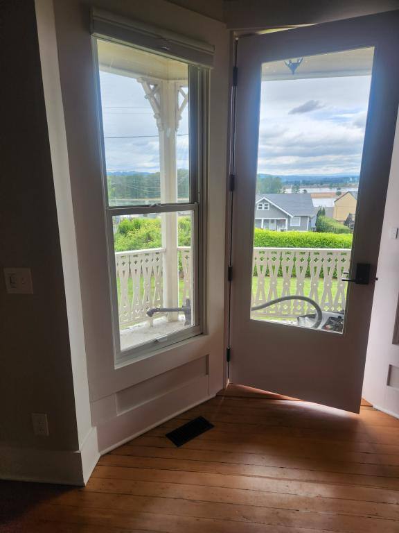 House for rent at 175 S 1st St, Saint Helens, OR 97051