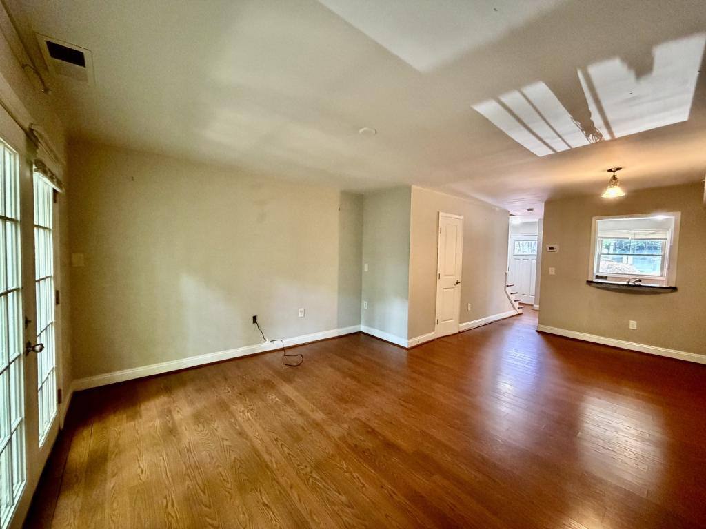 Townhouse for rent at 1207 Green Oaks Lane #J, Charlotte, NC 28205