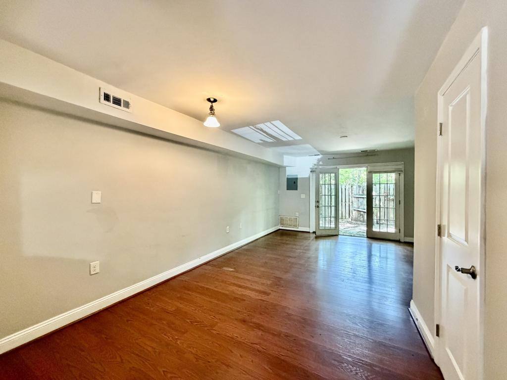 Townhouse for rent at 1207 Green Oaks Lane #J, Charlotte, NC 28205
