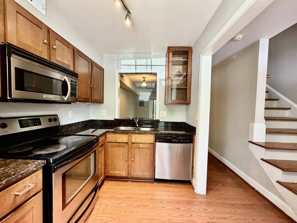 Townhouse for rent at 1207 Green Oaks Lane #J, Charlotte, NC 28205