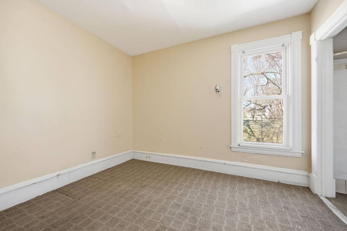 House for rent at 709 7th St SE, Minneapolis, MN 55414
