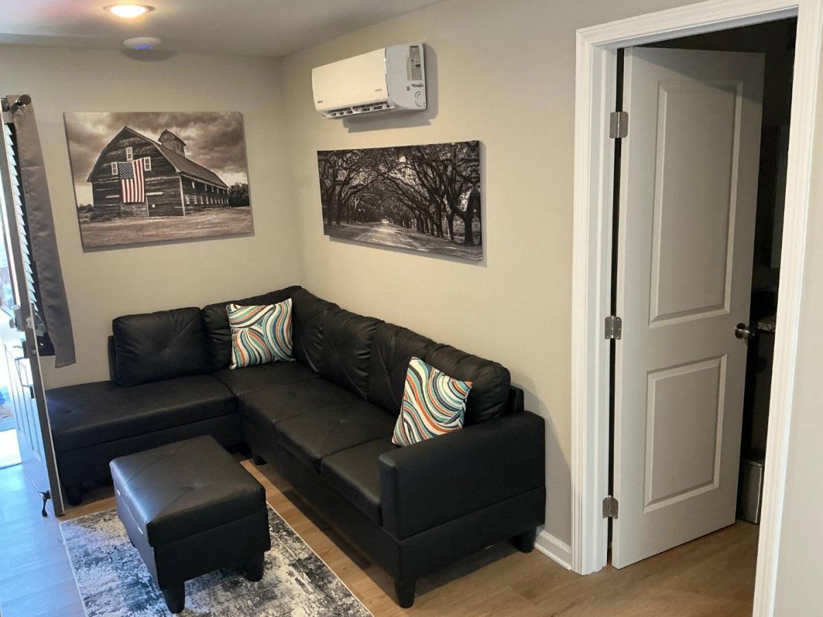 Apartment for rent at 733 W 52nd St #C-1, Savannah, GA 31405