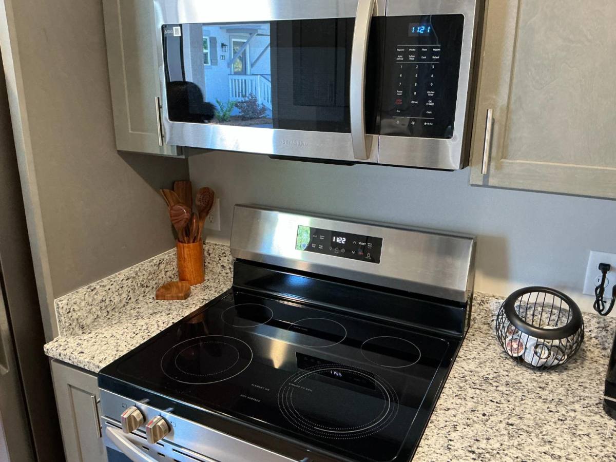Apartment for rent at 733 W 52nd St #C-1, Savannah, GA 31405