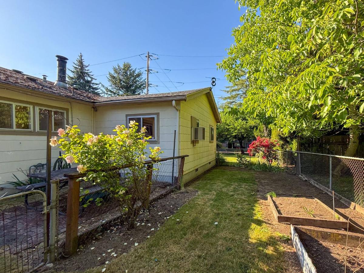House for rent at 3006 N Willis Blvd, Portland, OR 97217