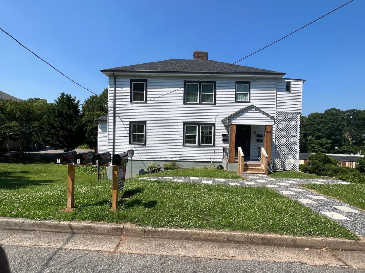 Apartment for rent at 305 Granville St 305-4, Martinsville, VA 24112