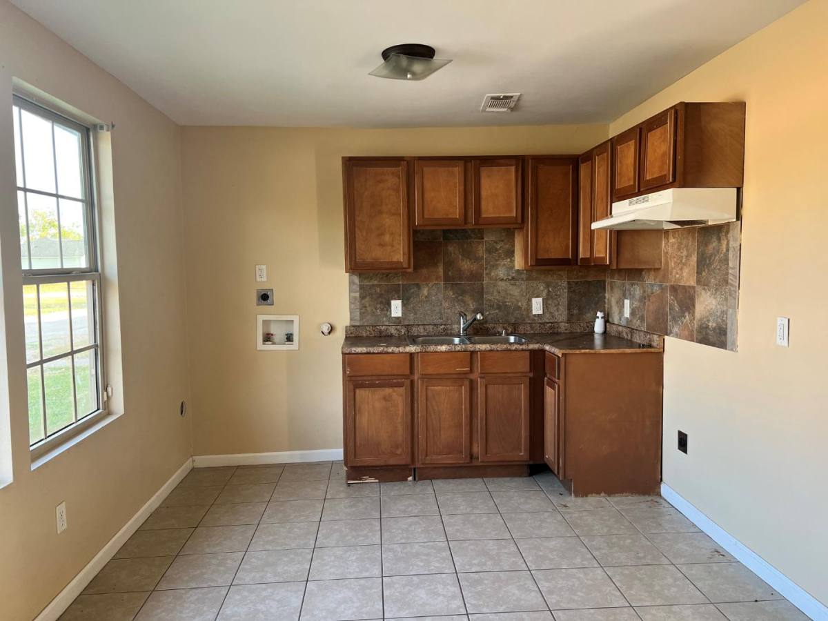Apartment for rent at 2226 9th St #3, Lake Charles, LA 70601