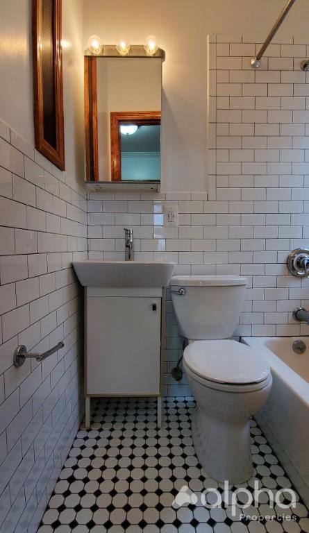 Apartment for rent at 171 E 101st St #29, New York, NY 10029