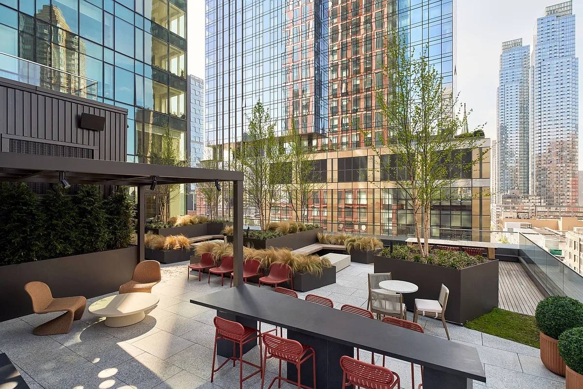 Apartment for rent at 550 10th Ave #2103, New York, NY 10018
