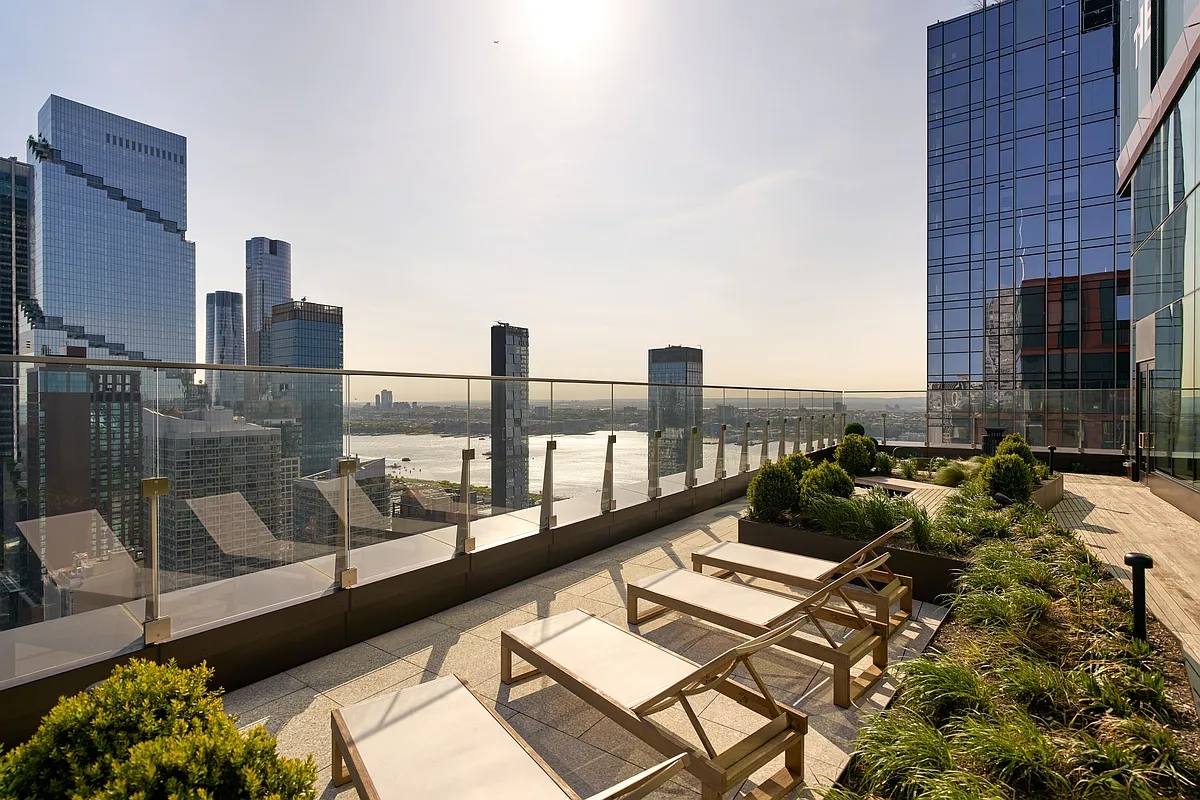 Apartment for rent at 550 10th Ave #2103, New York, NY 10018