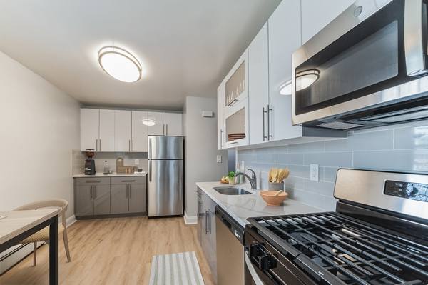 Apartment for rent at Eagle Rock at Woodbury, 7627 Jericho Turnpike, Woodbury, NY 11797