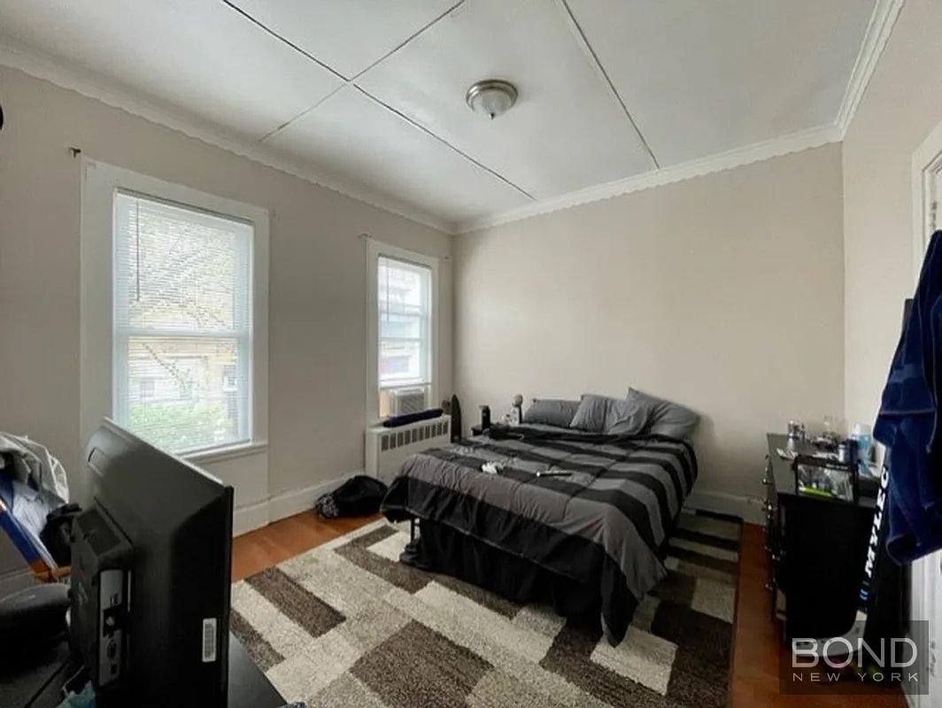 Apartment for rent at 32-11 38th Ave #TWNH, Long Island City, NY 11101