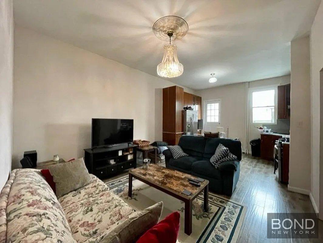 Apartment for rent at 32-11 38th Ave #TWNH, Long Island City, NY 11101
