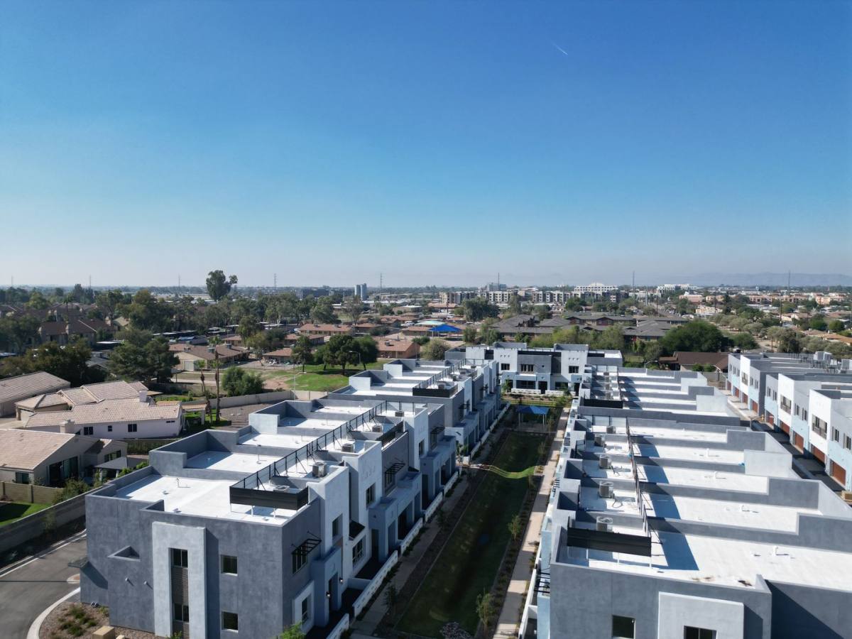 Townhouse for rent at 733 E Commonwealth Ave, Chandler, AZ 85225