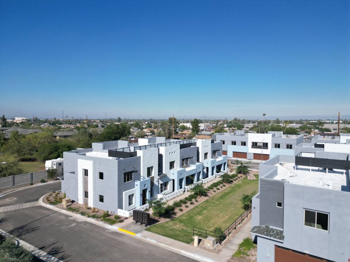 Townhouse for rent at 733 E Commonwealth Ave, Chandler, AZ 85225