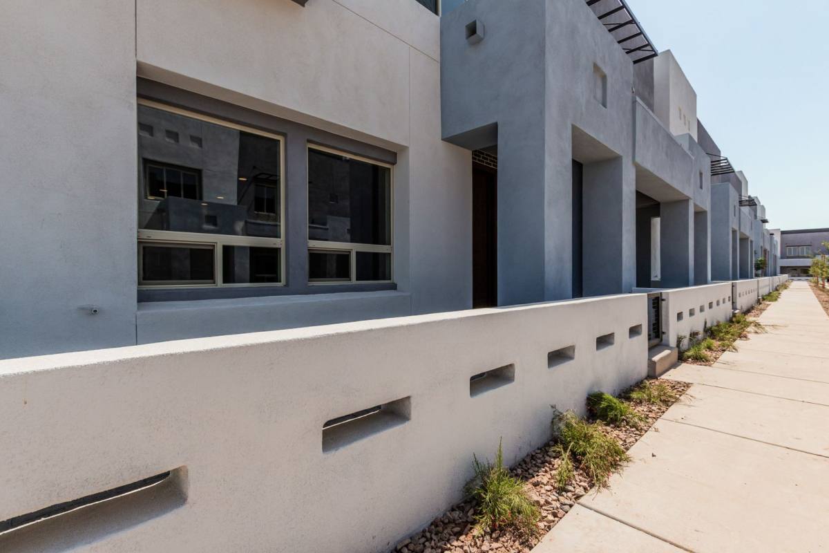 Townhouse for rent at 733 E Commonwealth Ave, Chandler, AZ 85225