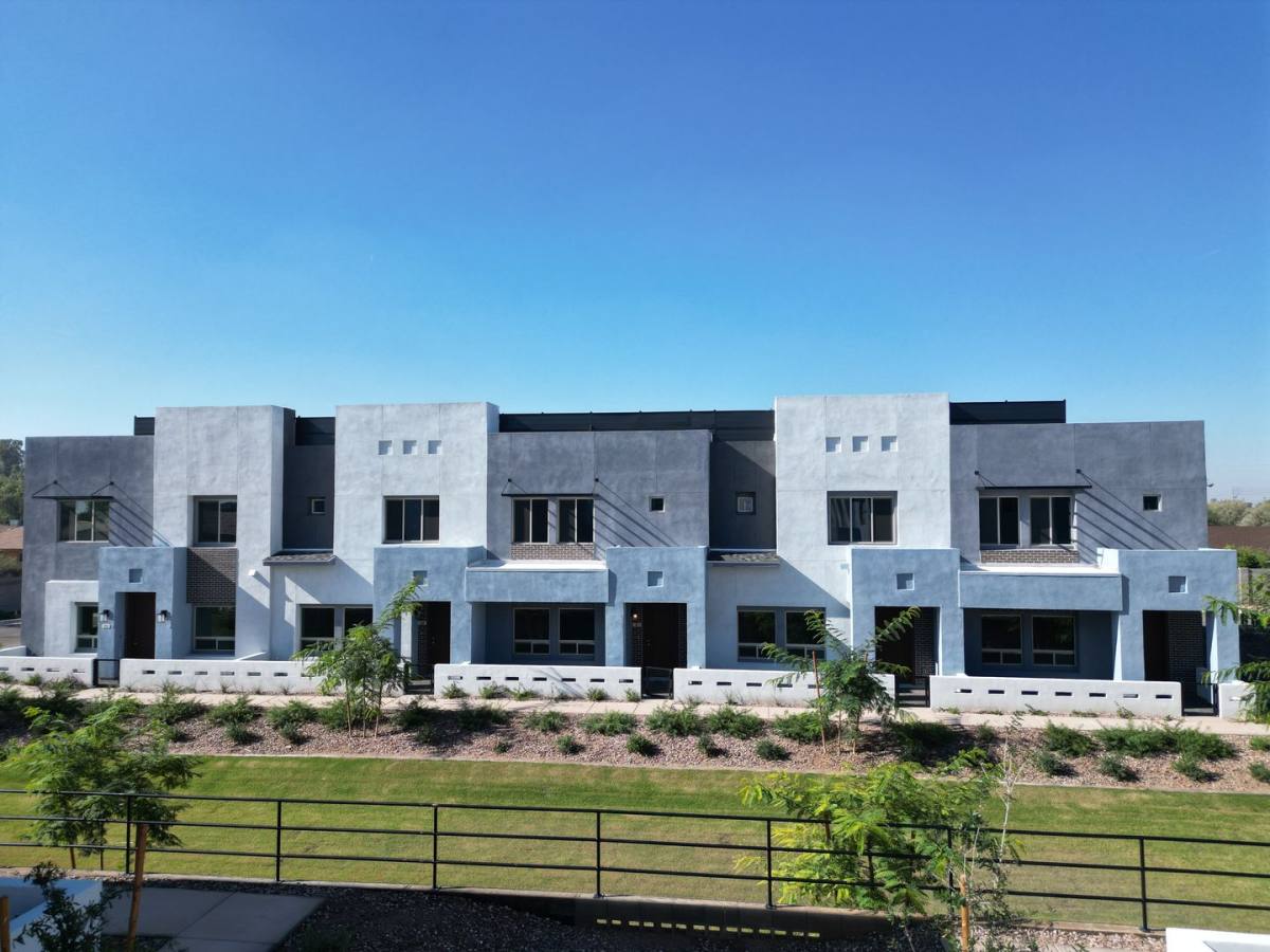 Townhouse for rent at 733 E Commonwealth Ave, Chandler, AZ 85225