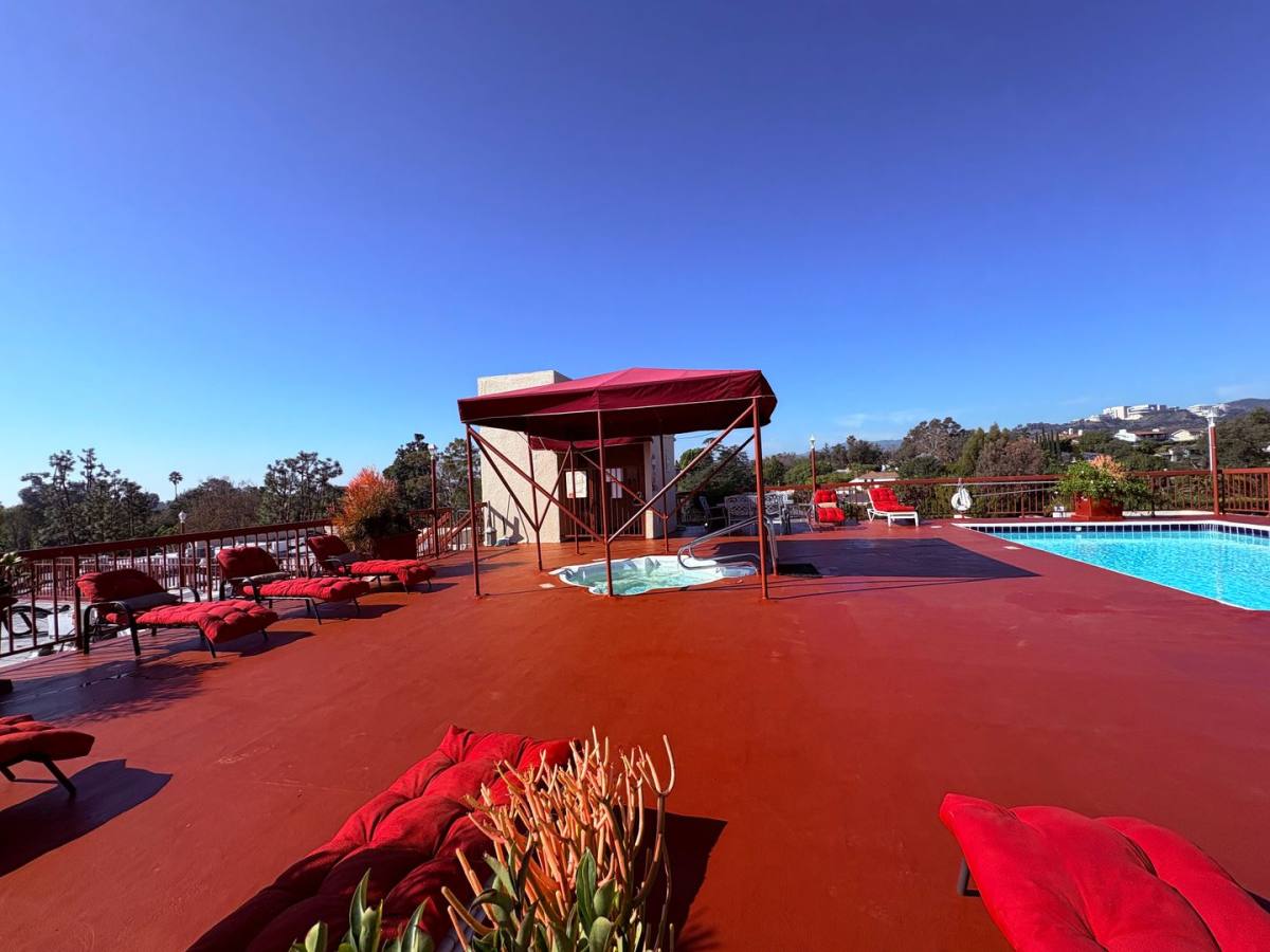 Apartment for rent at 424 Veteran Ave, Los Angeles, CA 90024