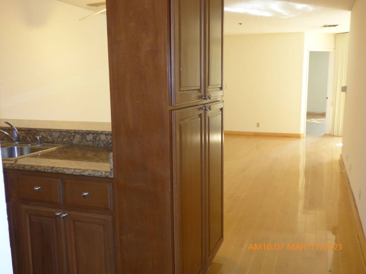 Apartment for rent at 424 Veteran Ave, Los Angeles, CA 90024