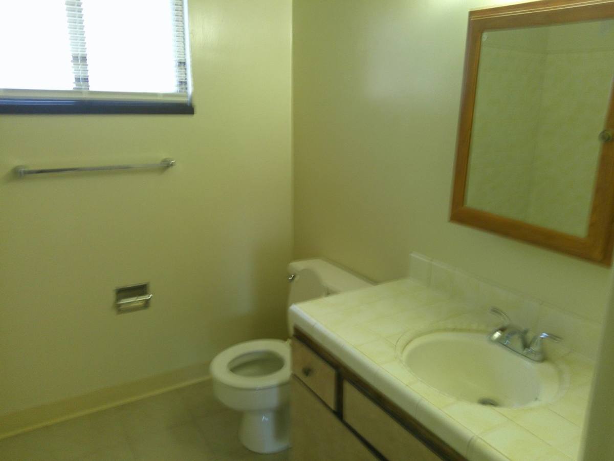 Townhouse for rent at 102 Garfield St, Ashland, OR 97520