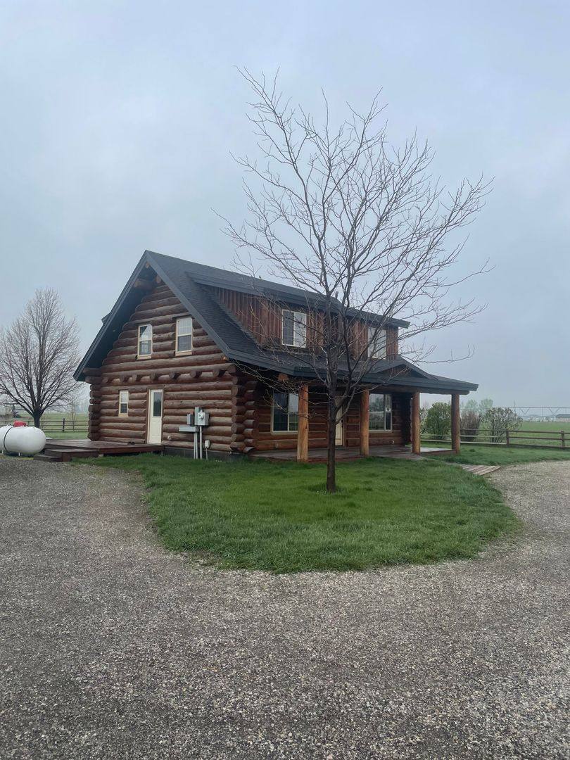 House for rent at 1084 Moody Rd, Sugar City, ID 83448
