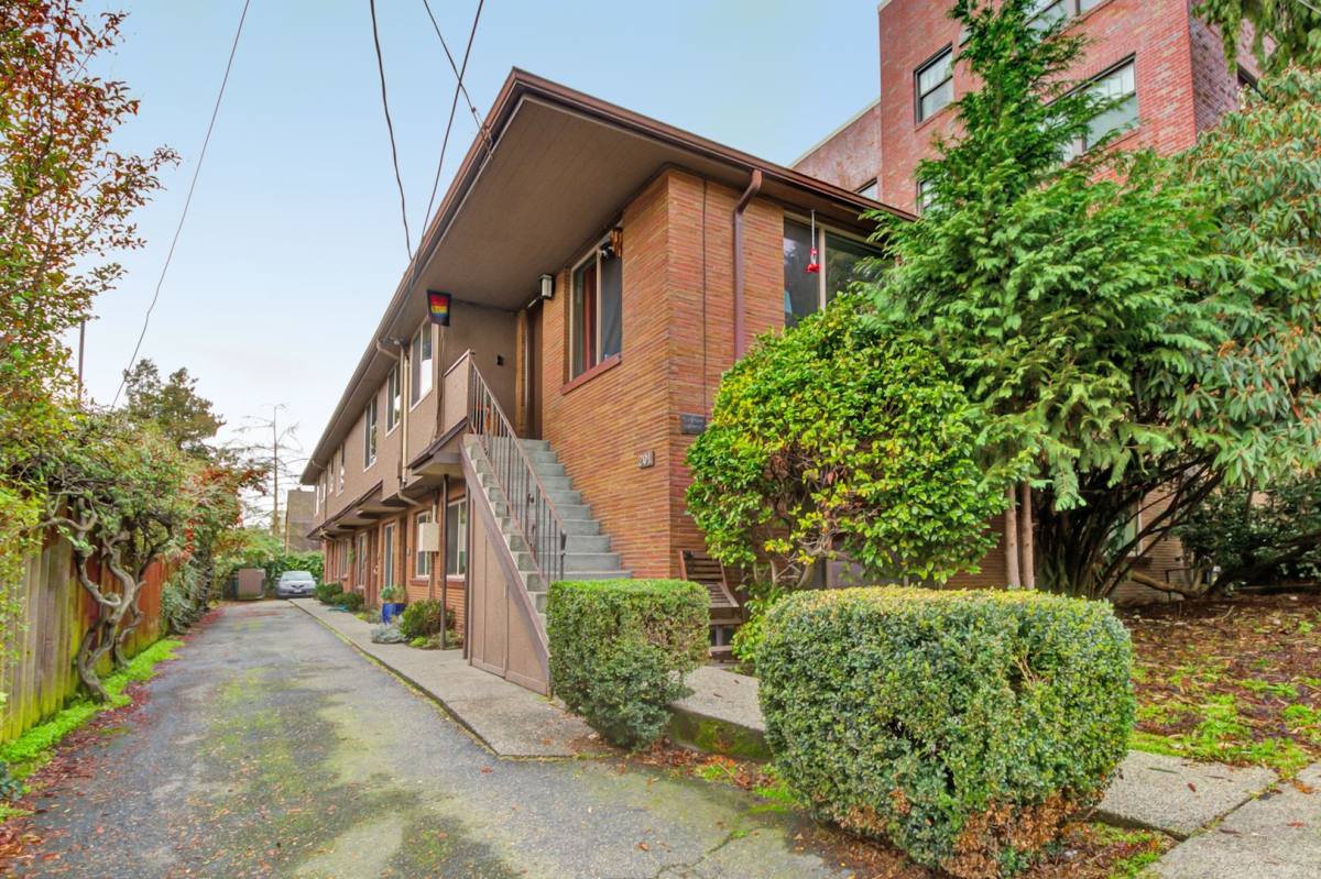 Apartment for rent at 911 1st Ave W, Seattle, WA 98119