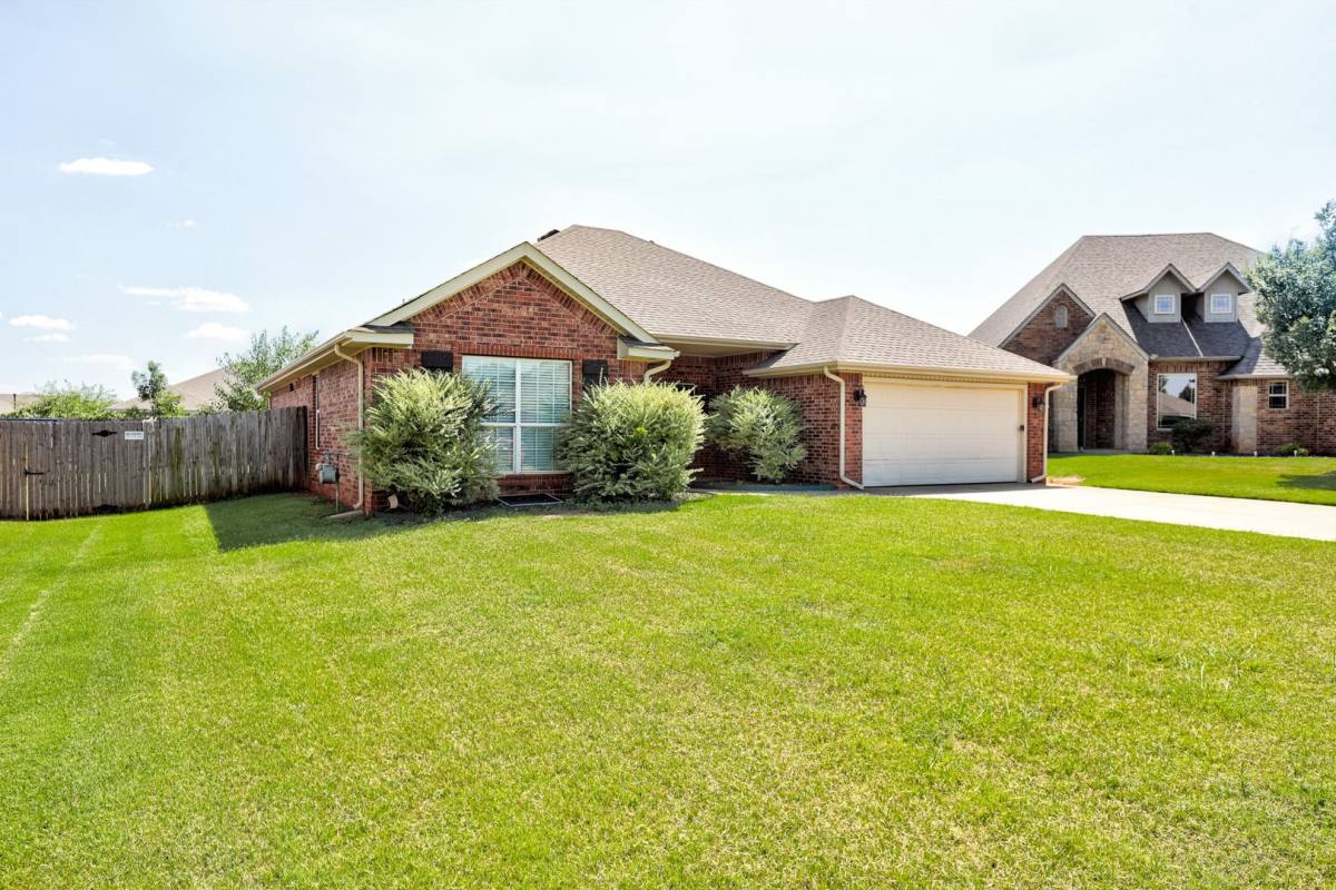 House for rent at 13216 SW 2nd St, Yukon, OK 73099