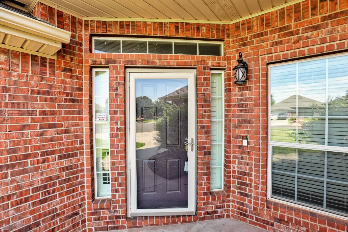 House for rent at 13216 SW 2nd St, Yukon, OK 73099