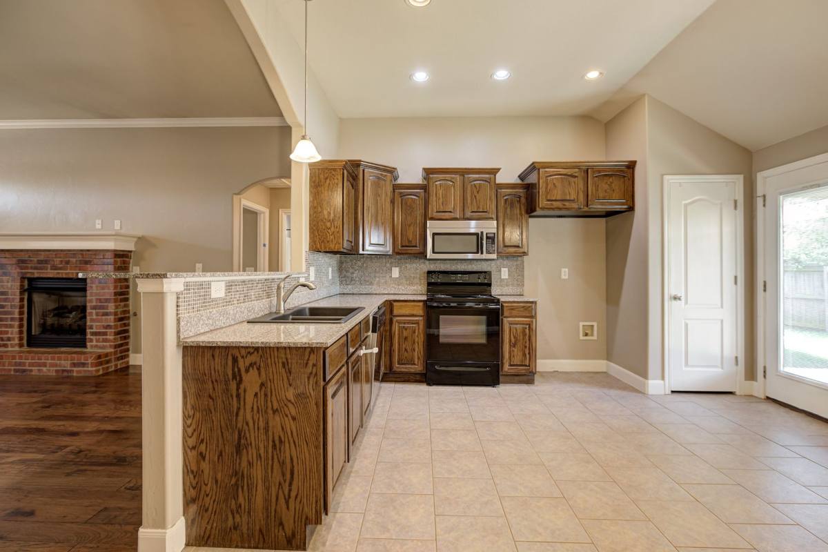 House for rent at 13216 SW 2nd St, Yukon, OK 73099