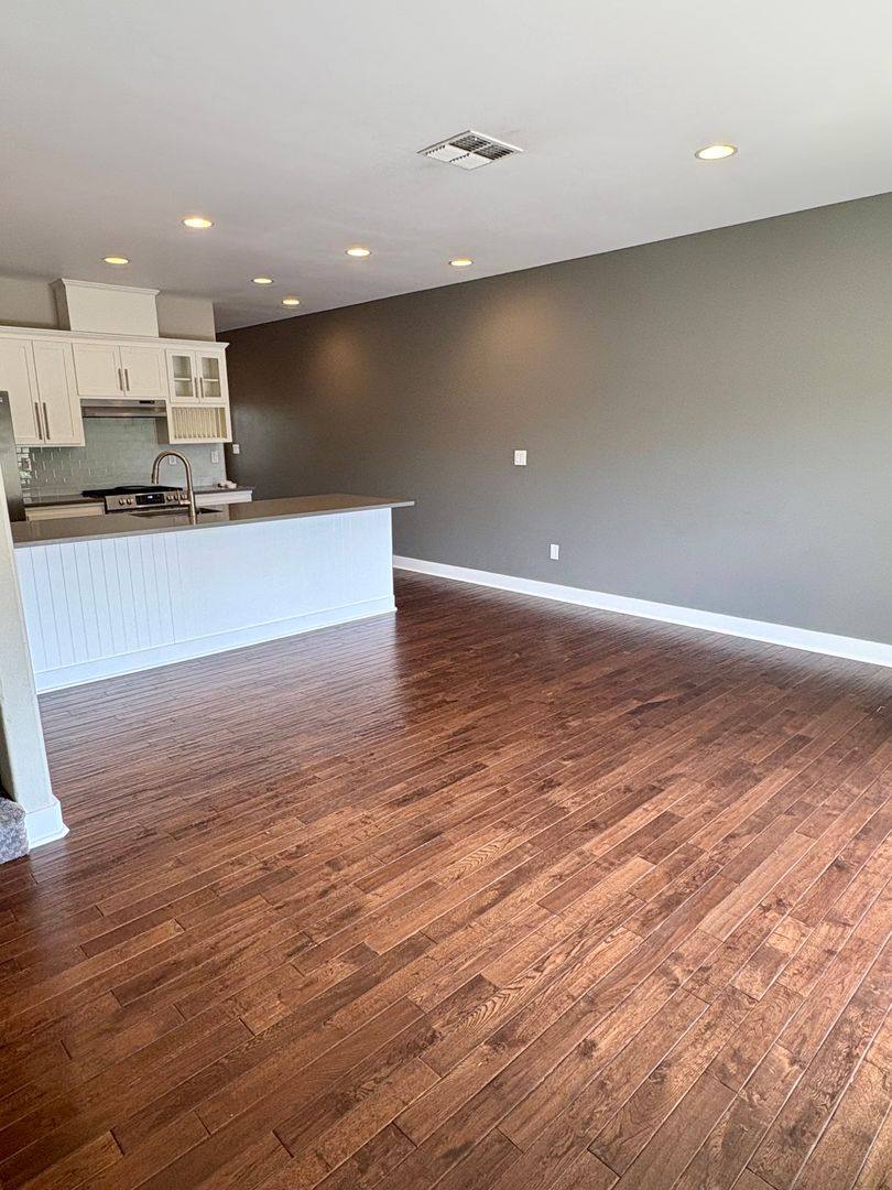 Townhouse for rent at 283 Tyler Ave, Central Point, OR 97502