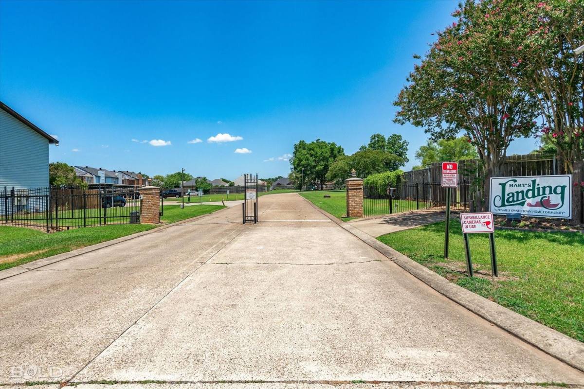 Townhouse for rent at 9993 Smugglers Cove, Shreveport, LA 71115