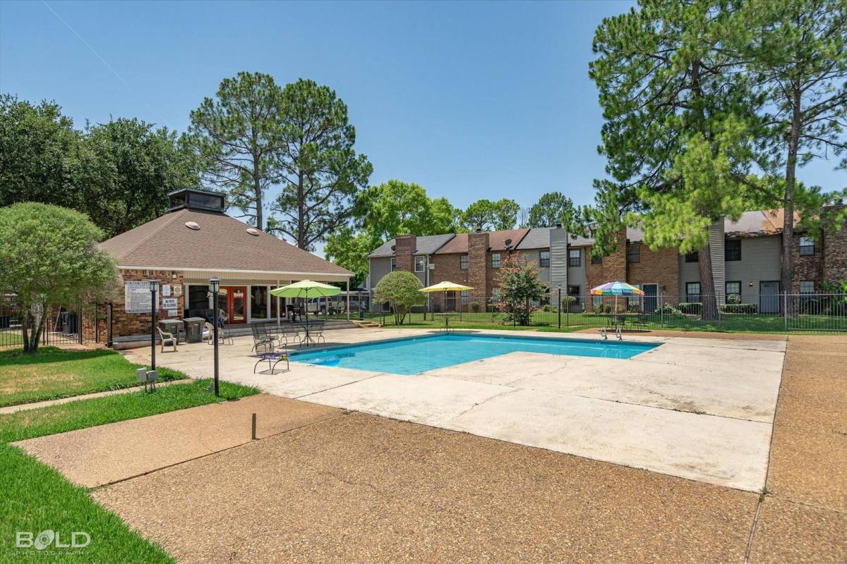 Townhouse for rent at 9993 Smugglers Cove, Shreveport, LA 71115