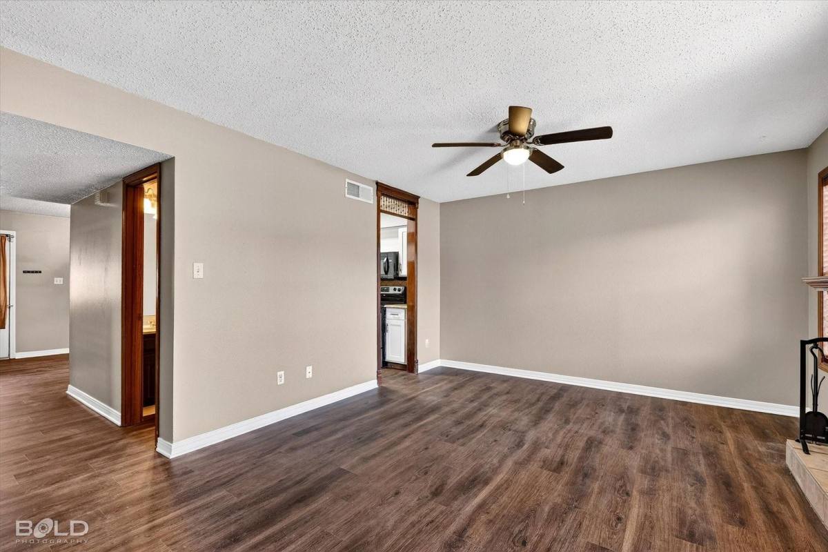 Townhouse for rent at 9993 Smugglers Cove, Shreveport, LA 71115