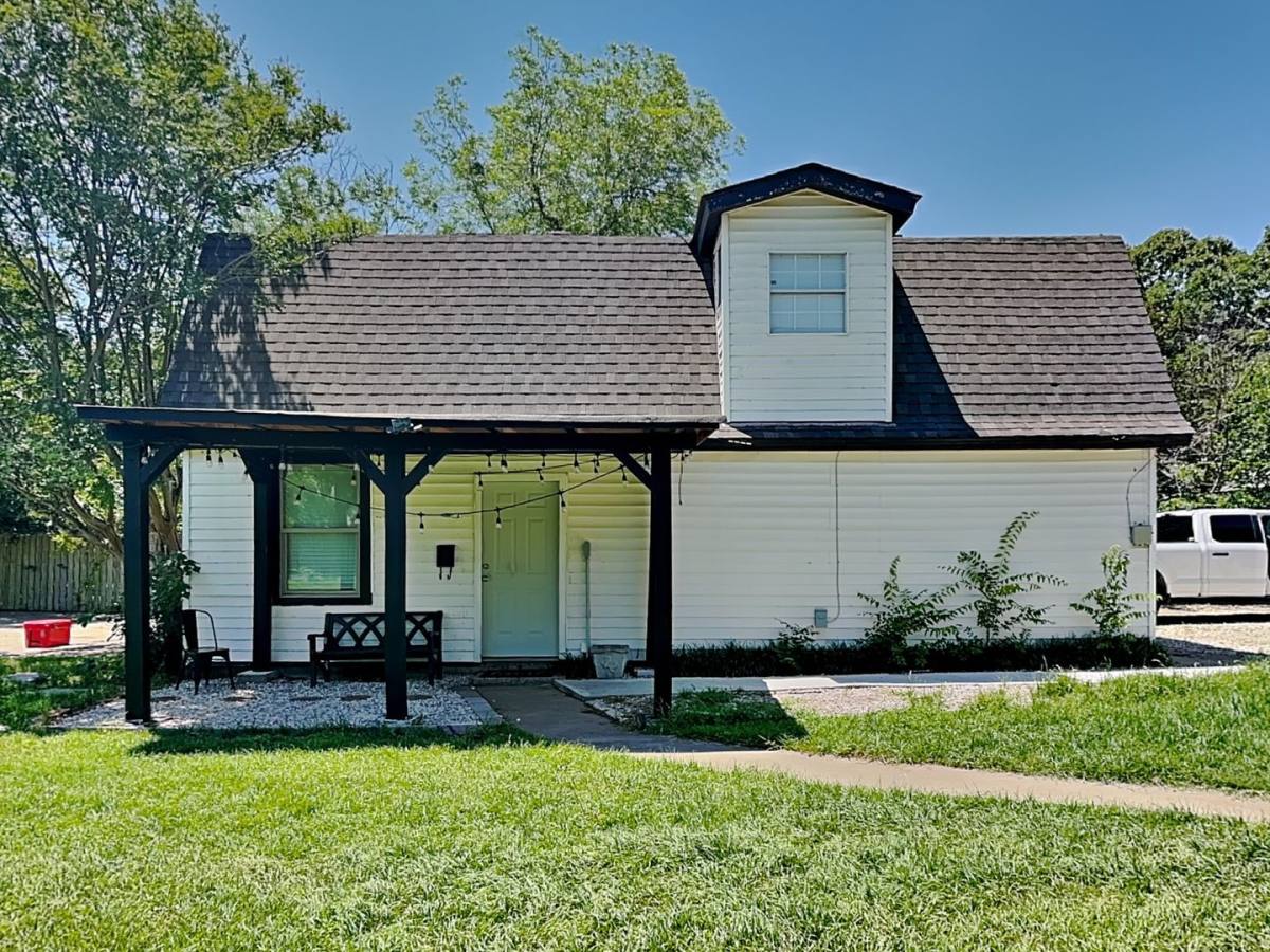 House for rent at 2913 Hunter St, Fort Worth, TX 76112