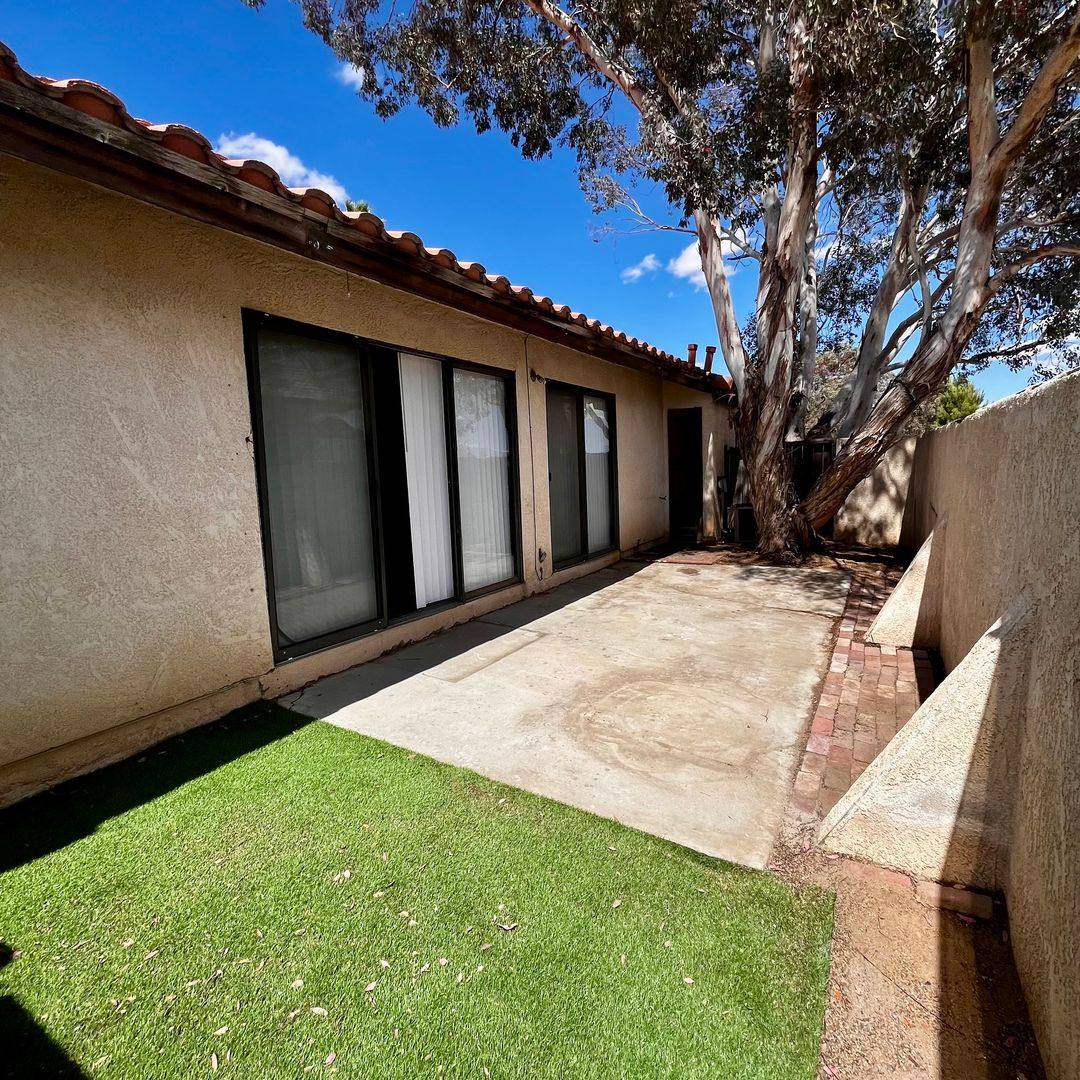 Apartment for rent at 16192 Wato Rd, Apple Valley, CA 92307
