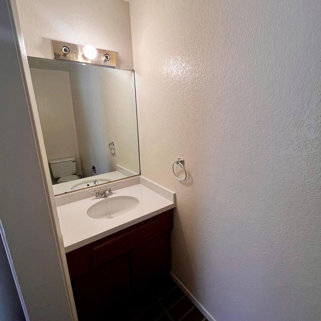 Apartment for rent at 16192 Wato Rd, Apple Valley, CA 92307