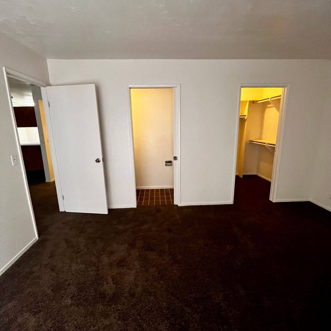 Apartment for rent at 16192 Wato Rd, Apple Valley, CA 92307