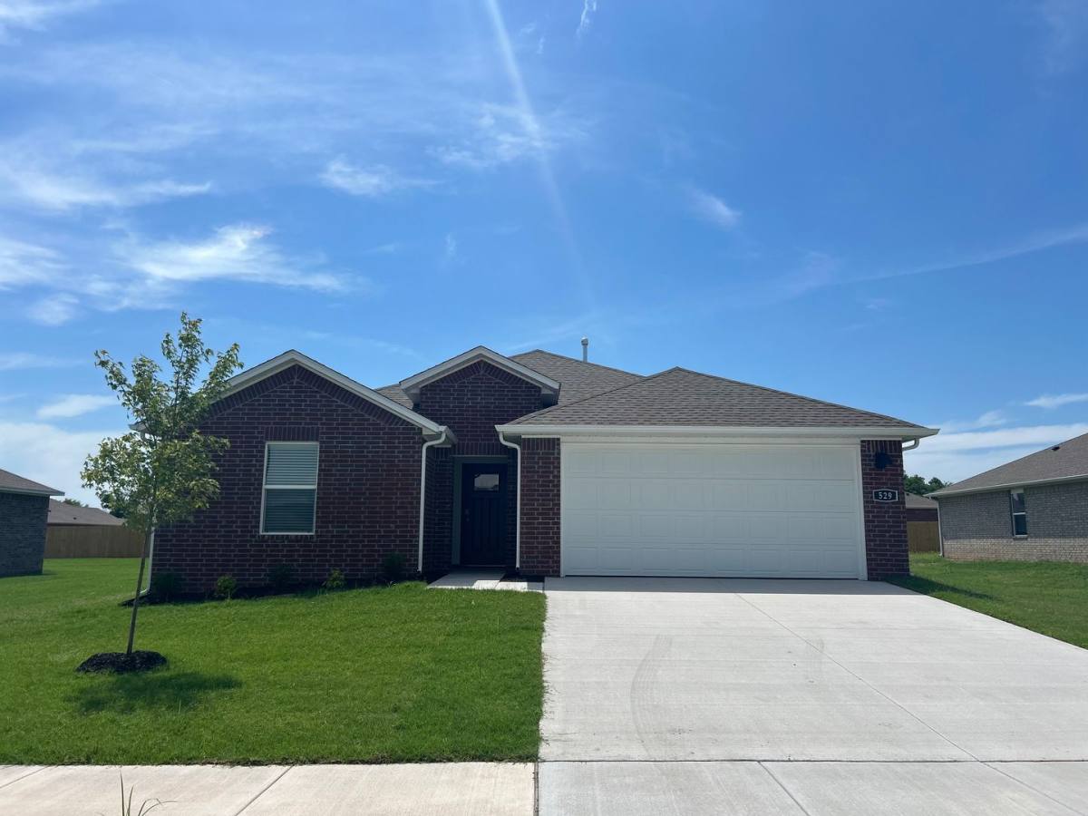 House for rent at 529 Nevada St, Farmington, AR 72730