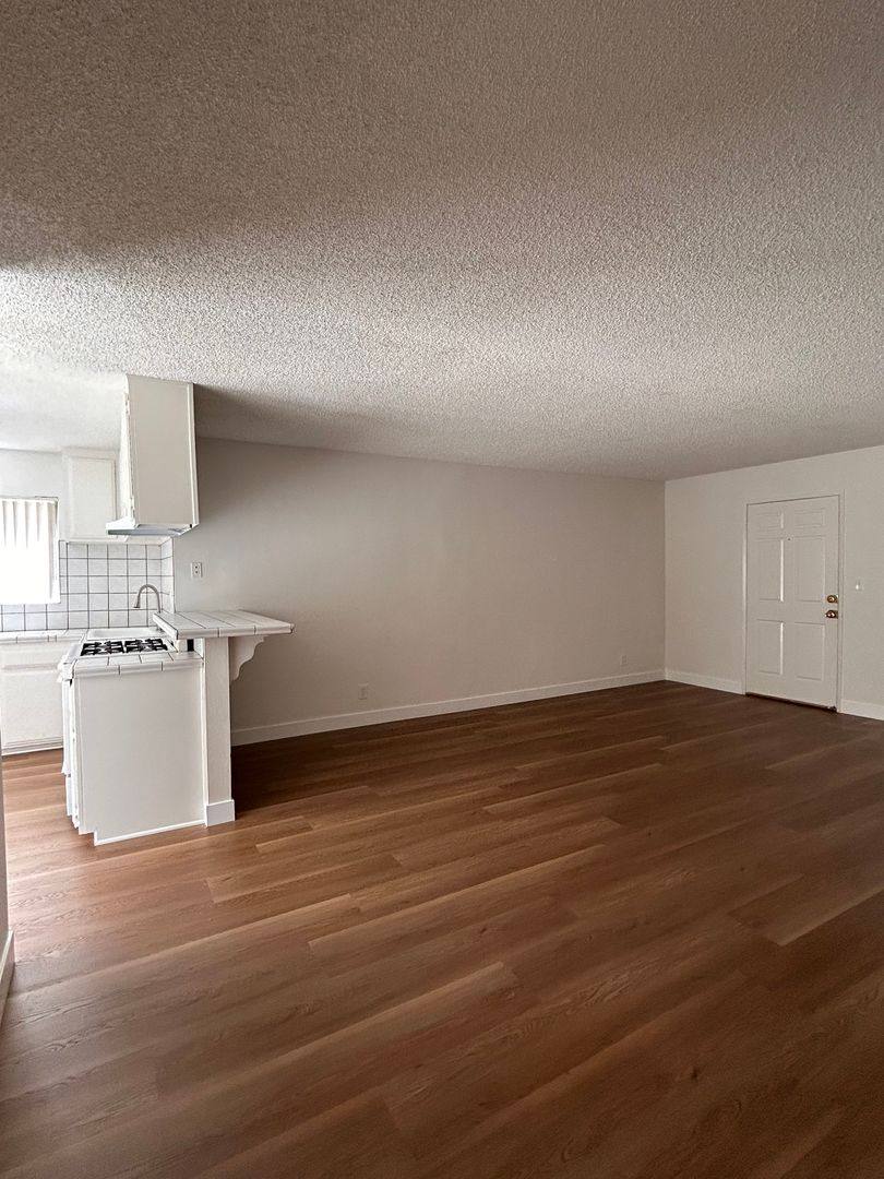 Apartment for rent at 1920 Curtis Ave, Redondo Beach, CA 90278