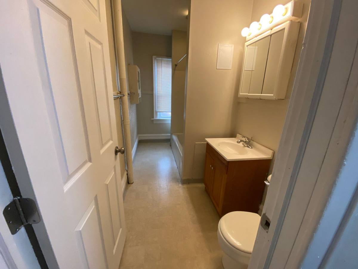 Apartment for rent at 178 & 180 E, Columbus, OH 43201